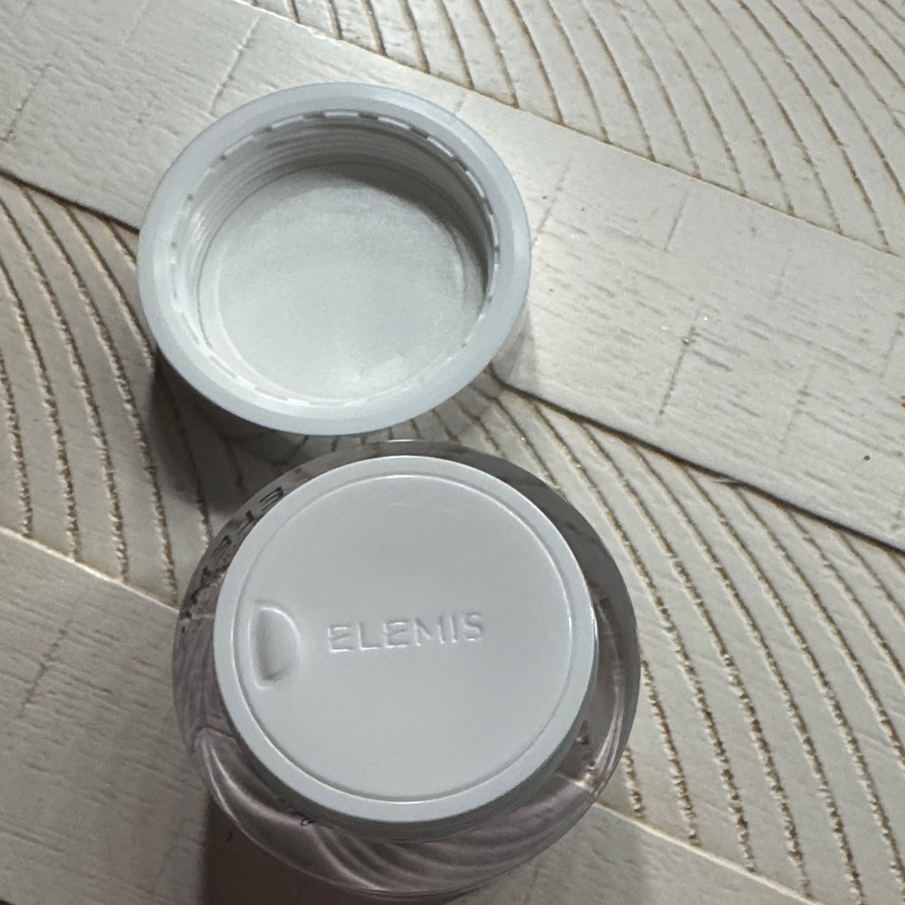 ELEMIS bundle - Picture 7 of 8